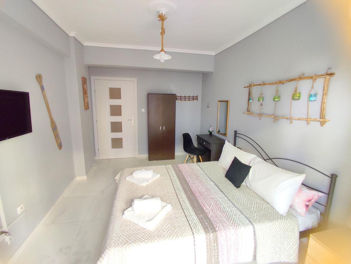 Driftwood Center * Kavala